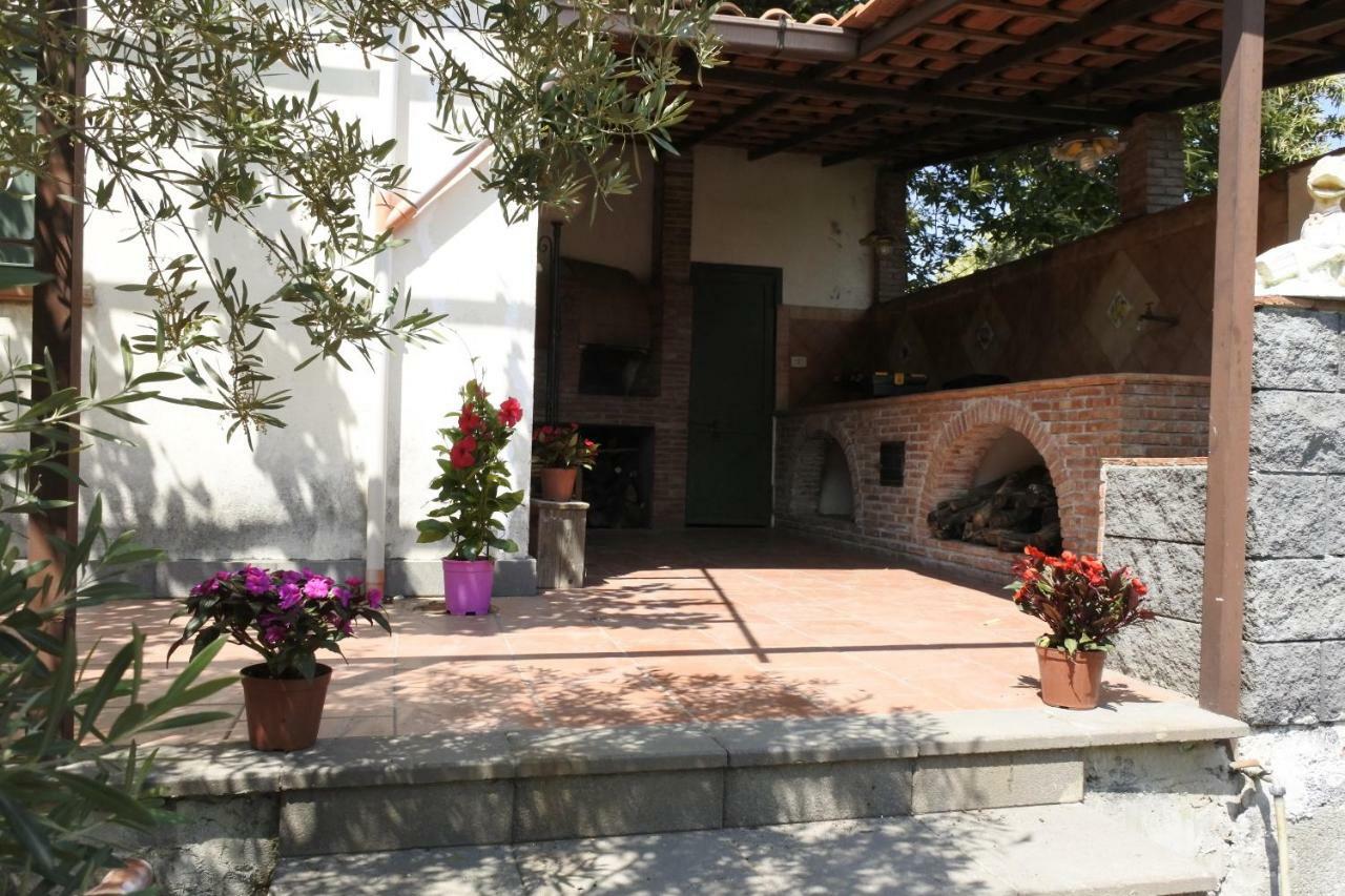Casa Vacanza Etna Evergreen Piedimonte Etneo Exterior foto